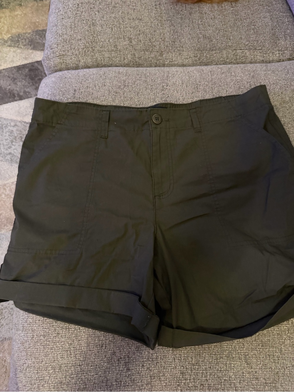 NWOTs. Sanctuary Olive Green Utility Shorts